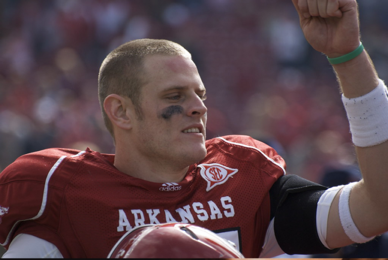 Tragic Loss: Former NFL and Arkansas Quarterback Ryan Mallett Passes Away at 35